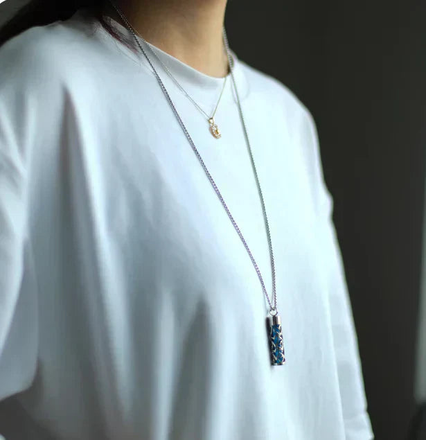 Difúzorový náhrdelník na arómy s vymeniteľnými podložkami 