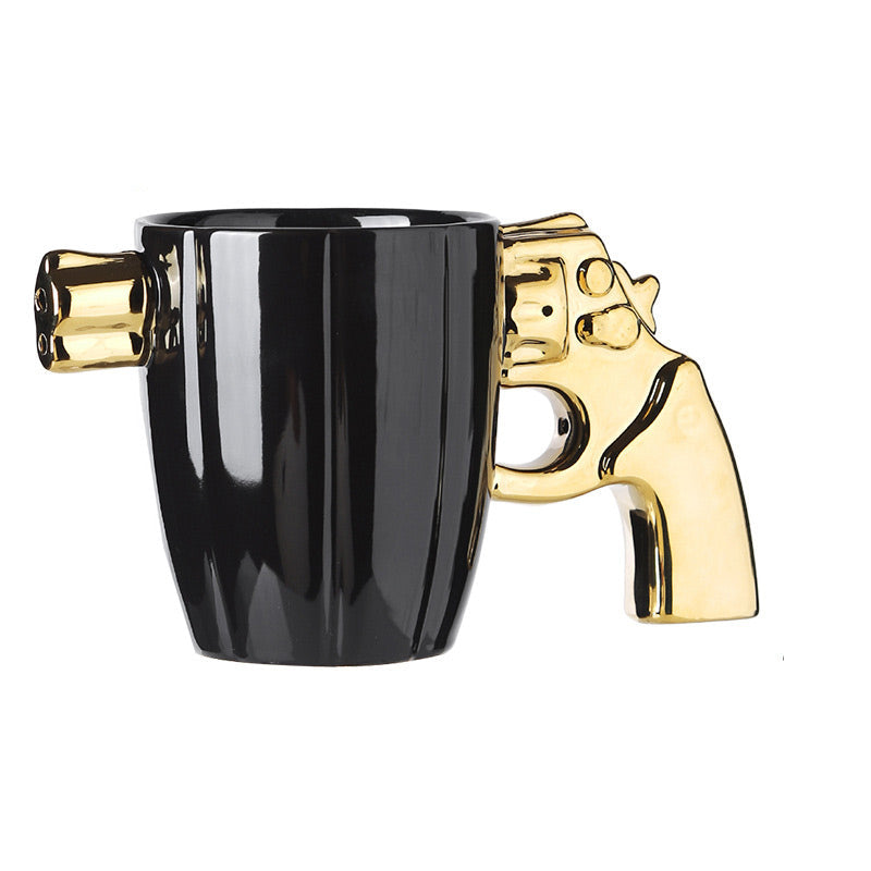 Design-Tasse mit ultra-originalem Pistolenhenkel 