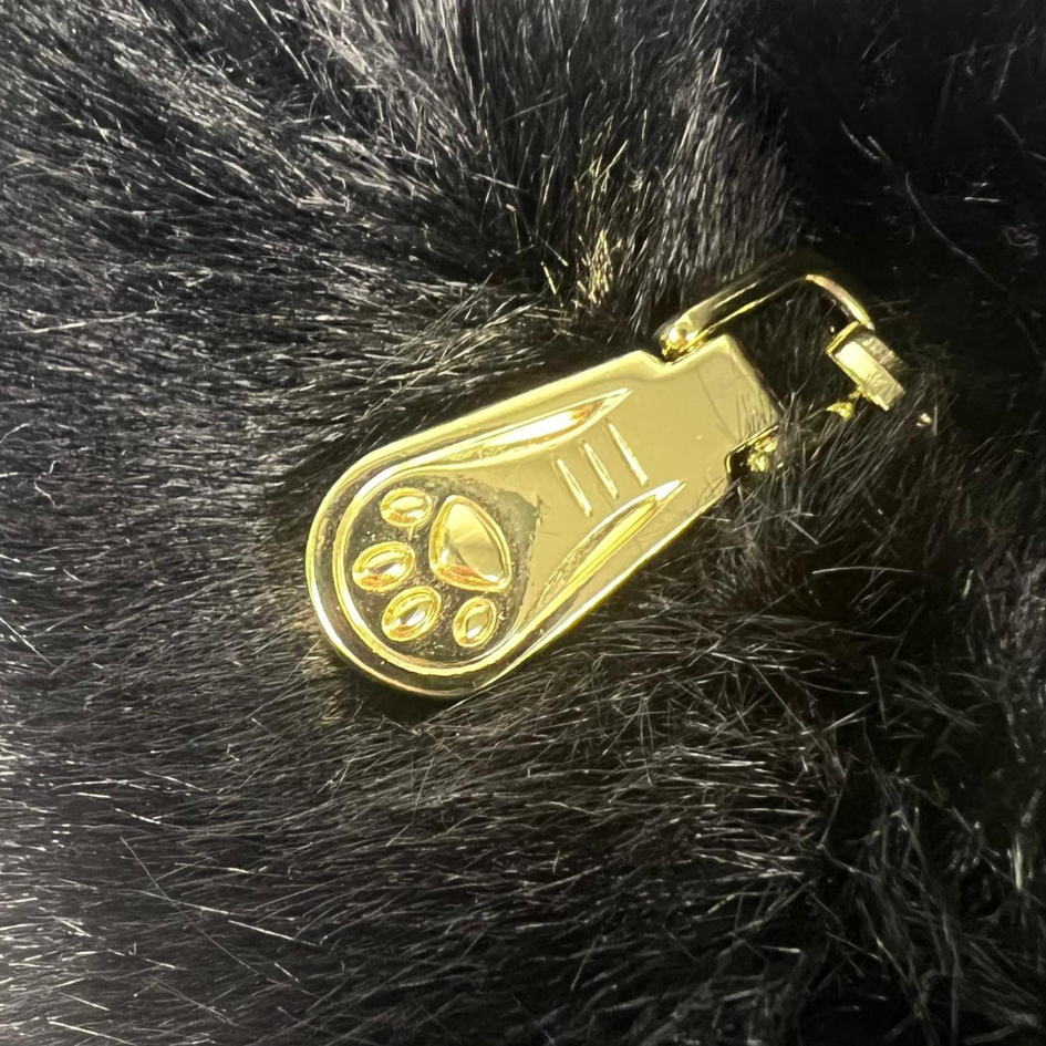 תיק חתול ריאליסטי שעושה sensation בכל מקום 