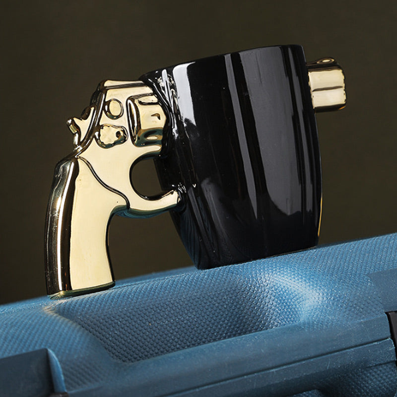 Design-Tasse mit ultra-originalem Pistolenhenkel 