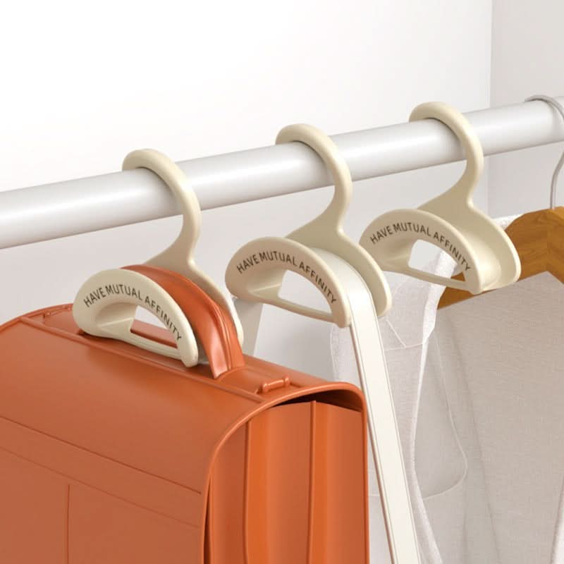 Ganchos inteligentes para colgar sus bolsas sin dañarlas 